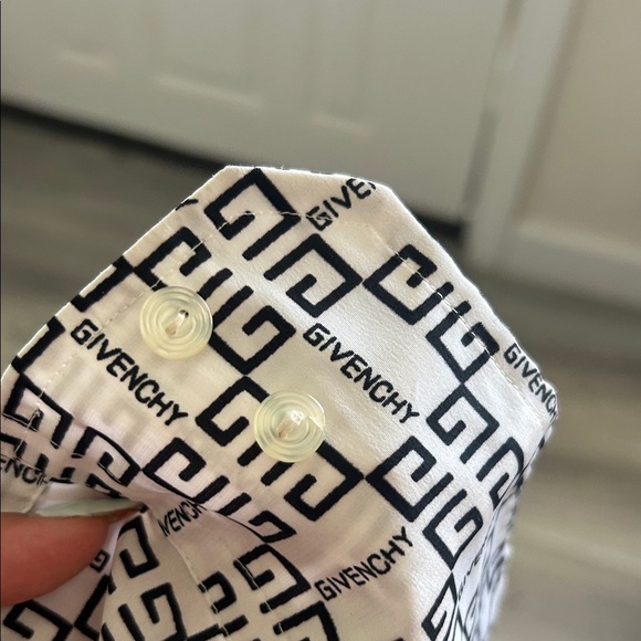 GIVENCHY Vintage Designer Black and White Patterned Women's Blouse Button Down - Picture 10 of 11